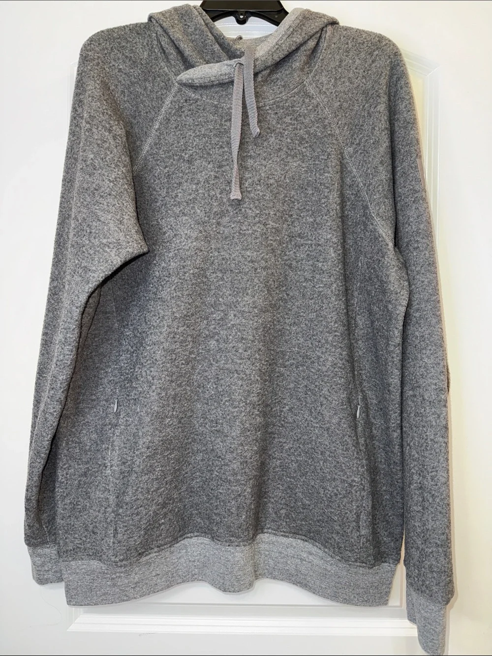 Alo - The Triumph Hoodie (Limited Color)